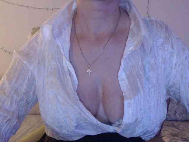 goodSnowQueen goodSnowQueen