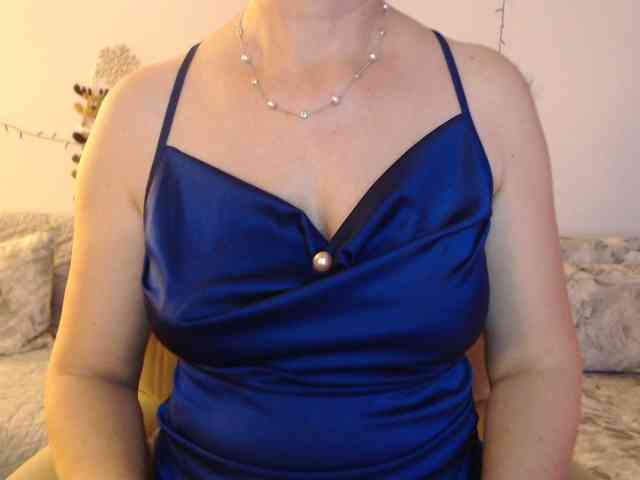 goodSnowQueen goodSnowQueen