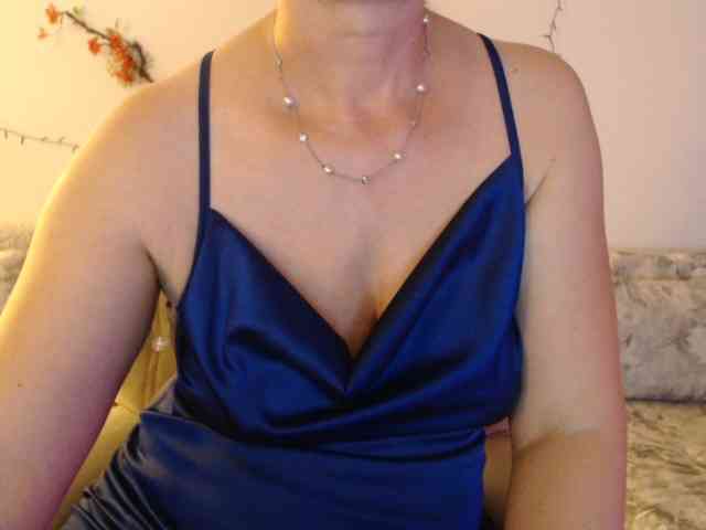 goodSnowQueen webcam