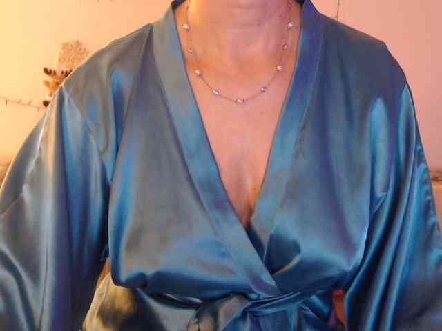 goodSnowQueen webcam