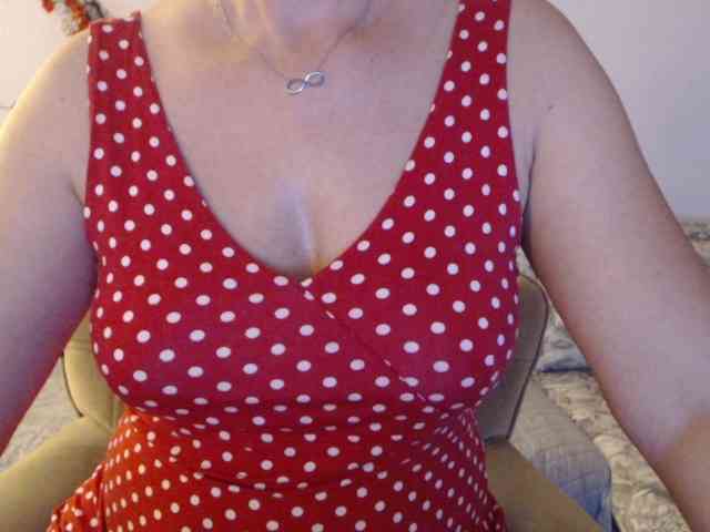 goodSnowQueen webcam