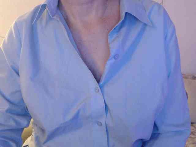 goodSnowQueen webcam