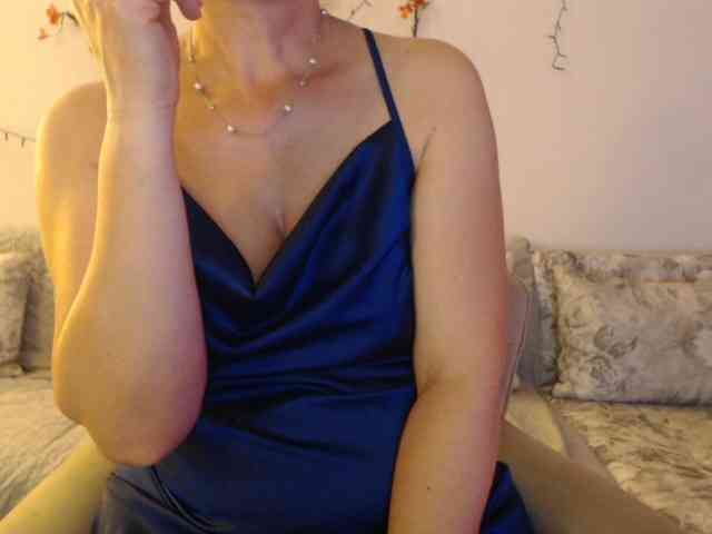 goodSnowQueen webcam