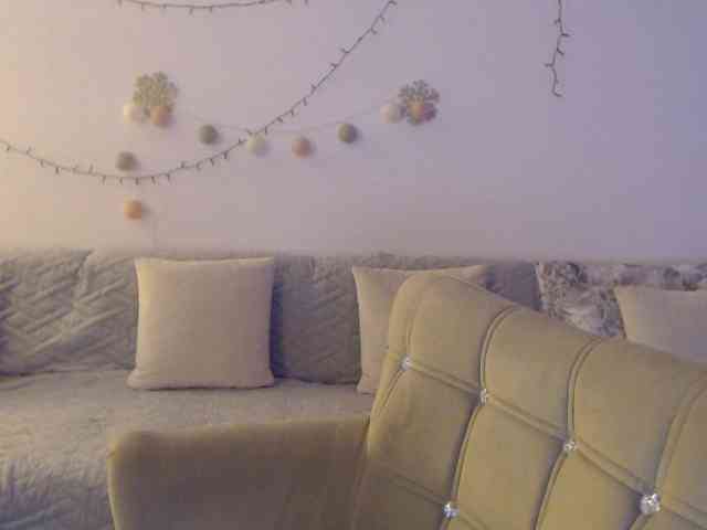 goodSnowQueen webcam