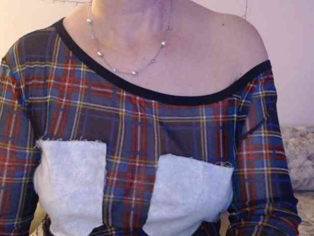 goodSnowQueen webcam