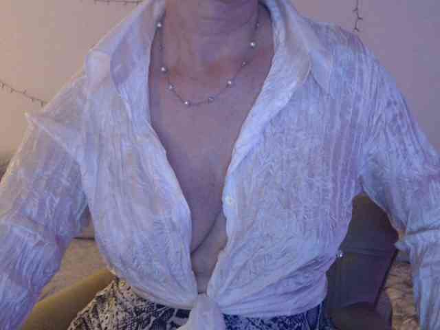 goodSnowQueen goodSnowQueen