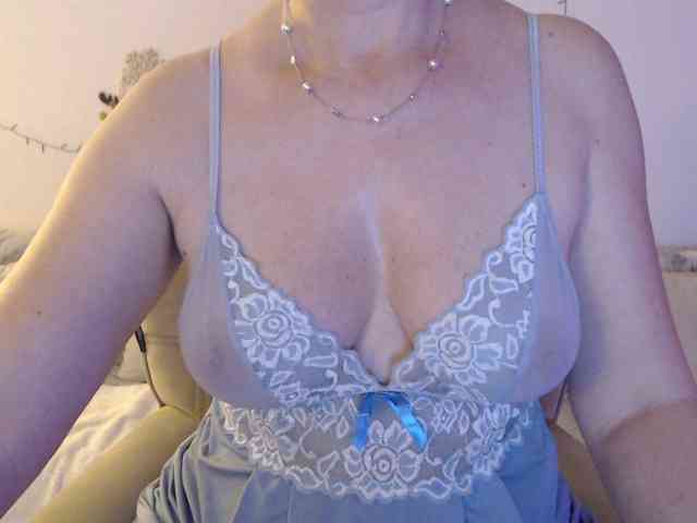 goodSnowQueen webcam