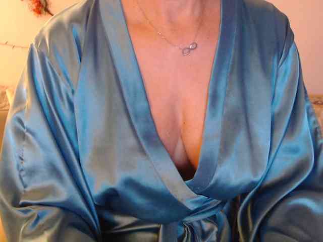 goodSnowQueen webcam