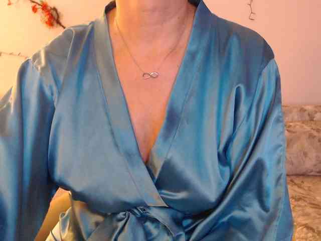 goodSnowQueen webcam