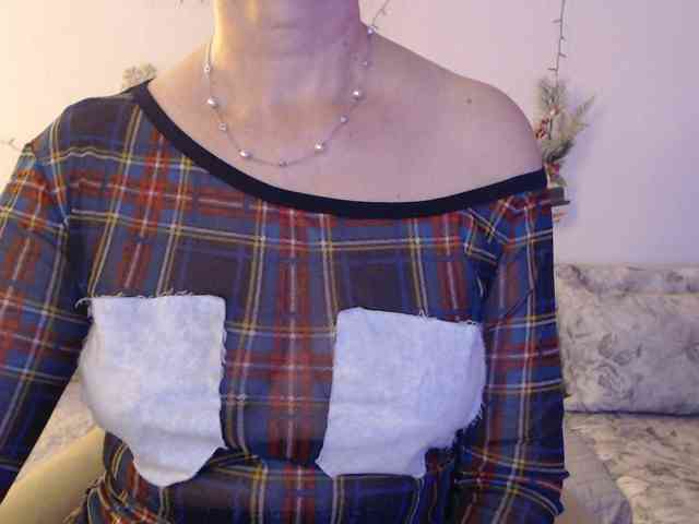 goodSnowQueen webcam