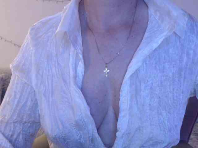 goodSnowQueen webcam