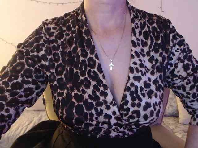 goodSnowQueen webcam