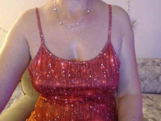 goodSnowQueen webcam