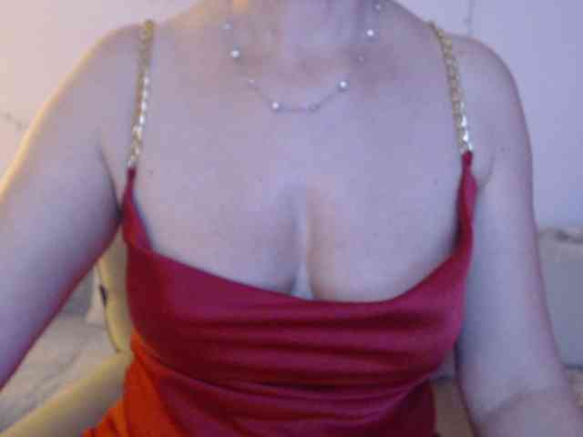 goodSnowQueen webcam