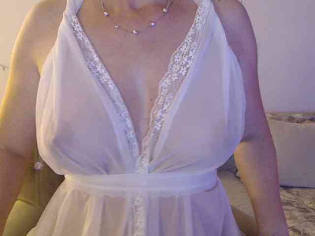 goodSnowQueen webcam