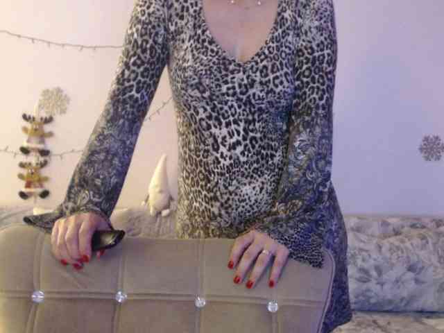 goodSnowQueen webcam