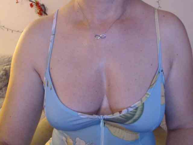 goodSnowQueen webcam