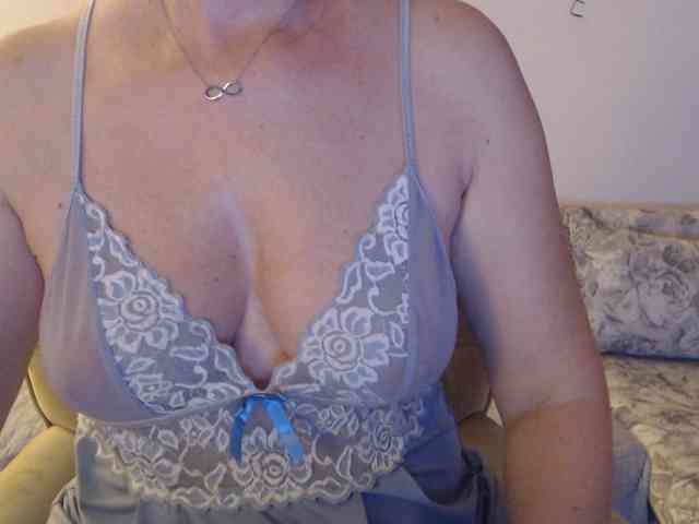 voyeur web cam GoodSnowQueen