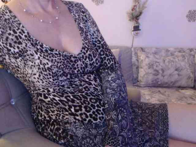 goodSnowQueen webcam