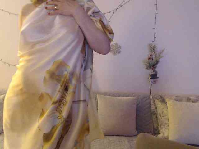 goodSnowQueen webcam