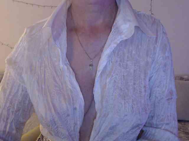 goodSnowQueen webcam