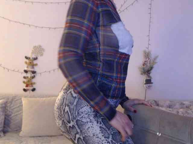 goodSnowQueen webcam