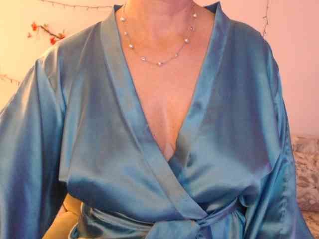 goodSnowQueen webcam