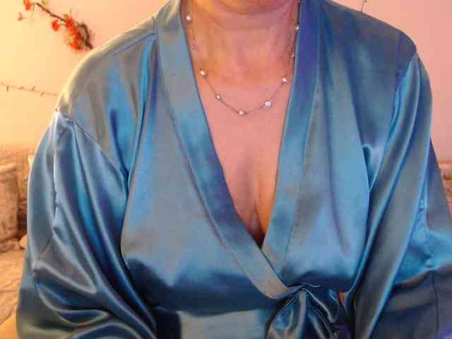 goodSnowQueen goodSnowQueen