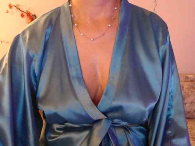 goodSnowQueen webcam