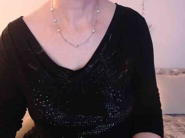 goodSnowQueen webcam