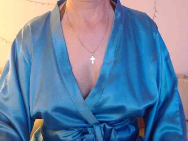 goodSnowQueen webcam