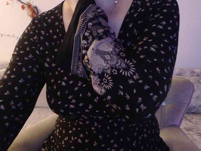 goodSnowQueen webcam