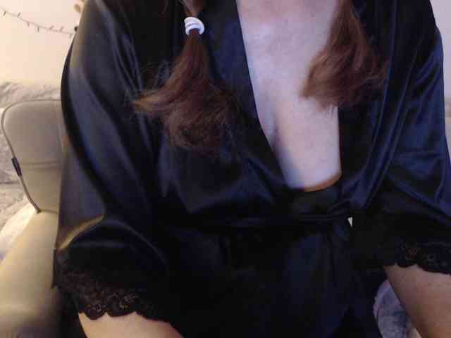 goodSnowQueen webcam