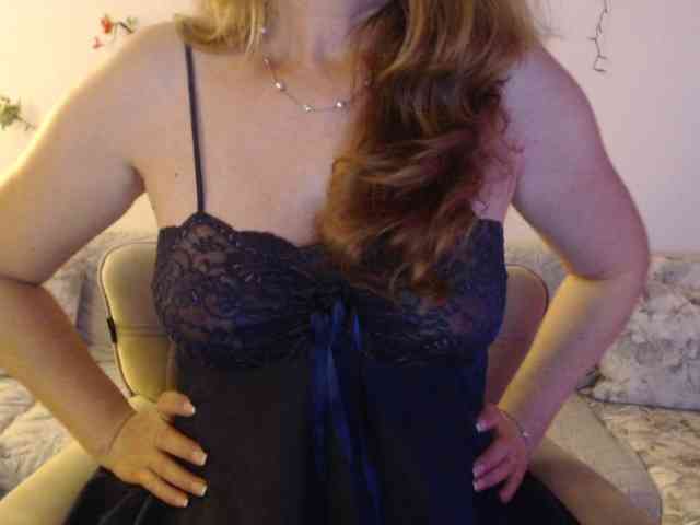 goodSnowQueen webcam