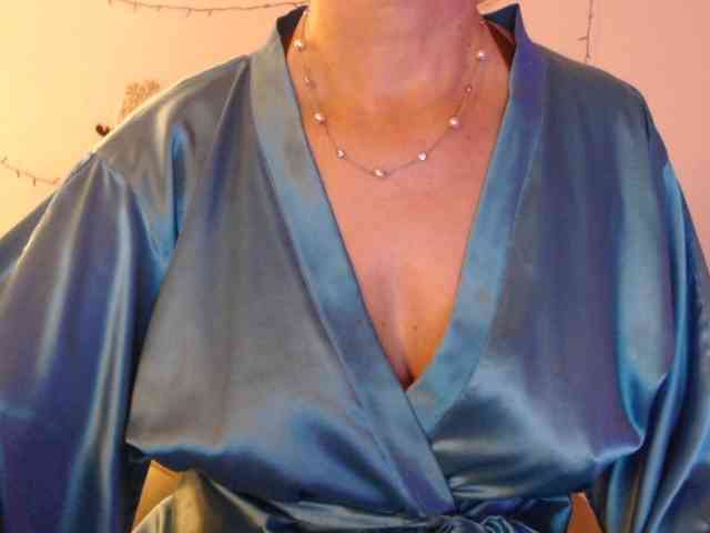 goodSnowQueen webcam