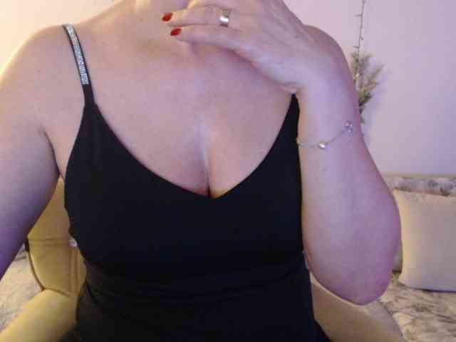 goodSnowQueen webcam