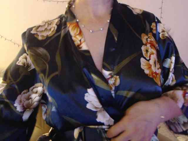 goodSnowQueen goodSnowQueen