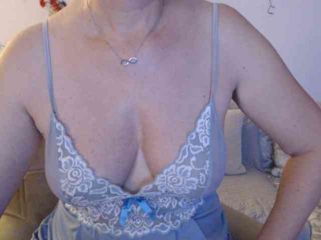 goodSnowQueen webcam