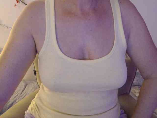 goodSnowQueen webcam