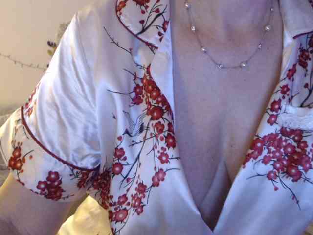 goodSnowQueen webcam