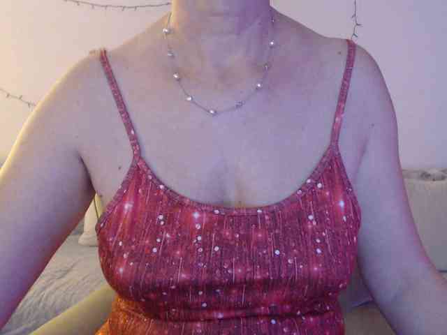 goodSnowQueen webcam