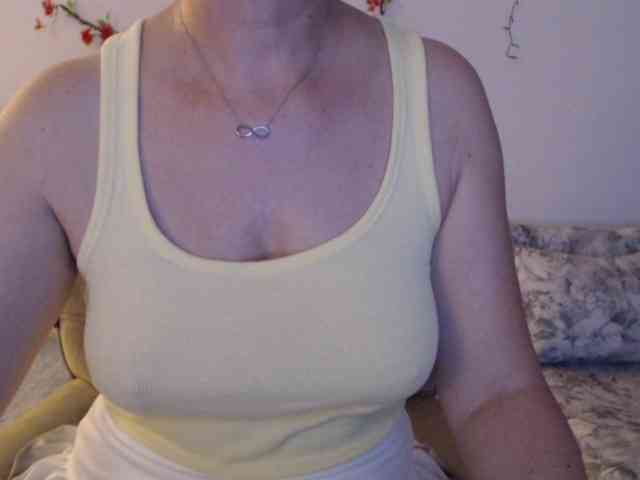 goodSnowQueen webcam
