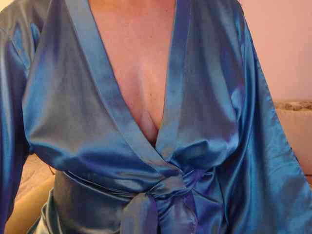 goodSnowQueen webcam