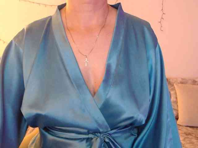 goodSnowQueen webcam