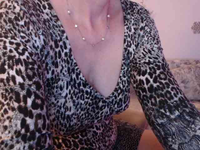 goodSnowQueen webcam