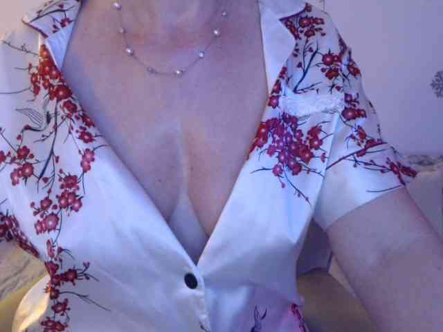 goodSnowQueen webcam