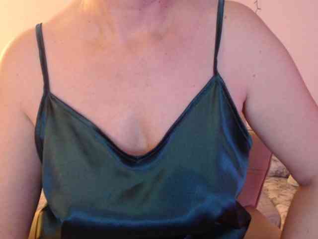 goodSnowQueen webcam