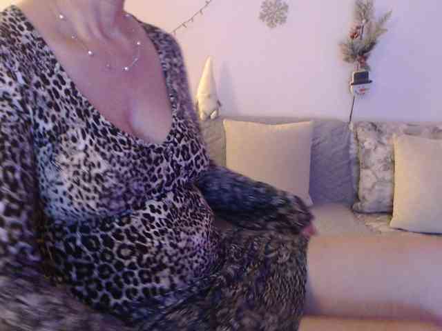 goodSnowQueen webcam