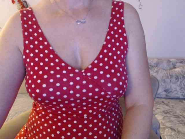 goodSnowQueen webcam