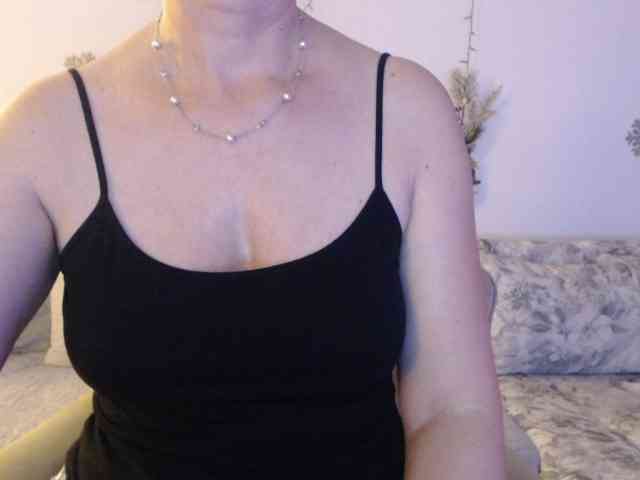 goodSnowQueen webcam